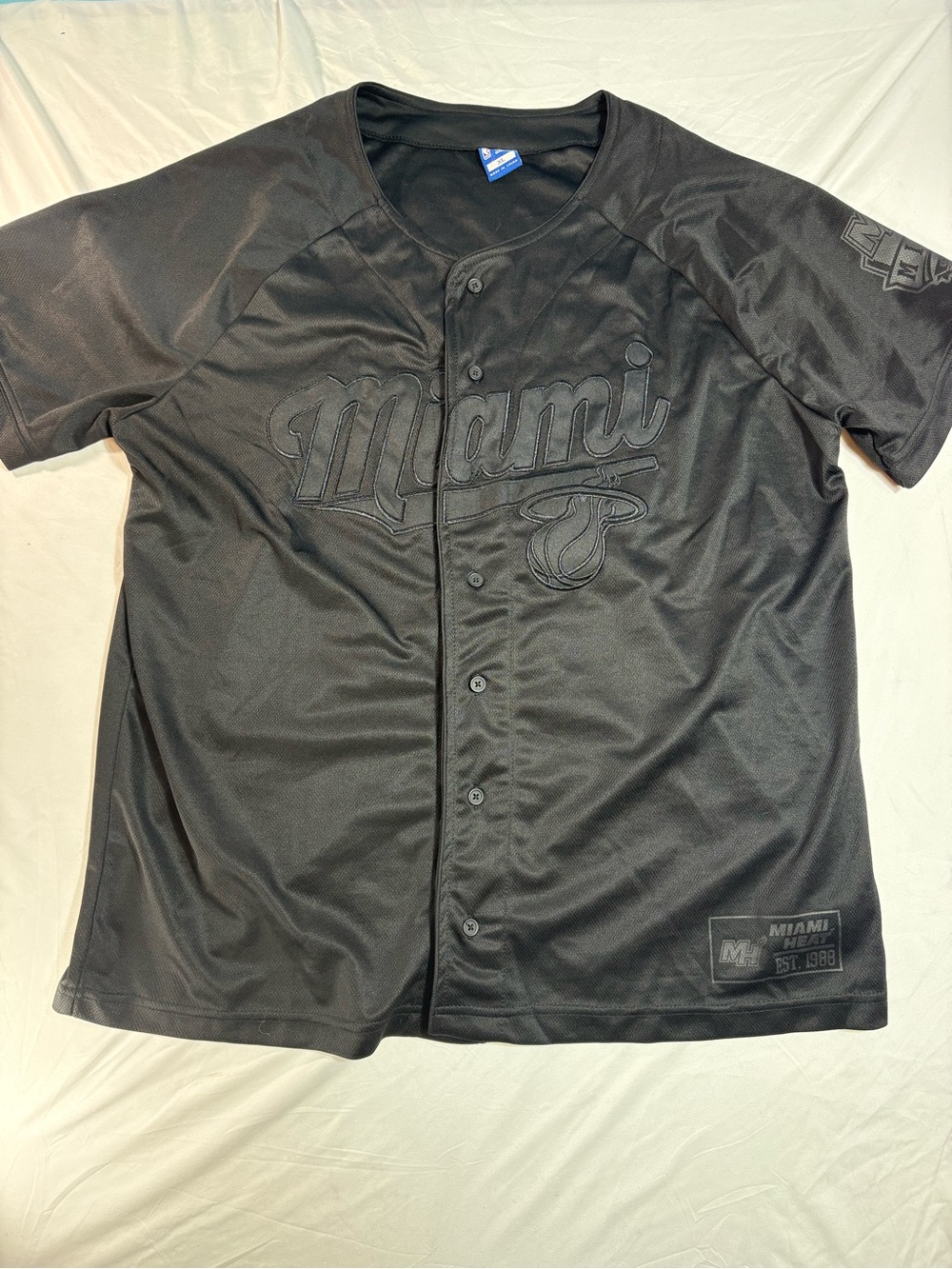 Ultra Game Miami Heat black on black baseball jersey Sz XL